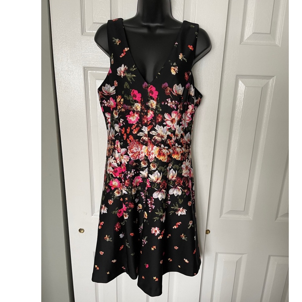 Jessica Simpson Black Floral Cocktail dress, Size 12, NWT
